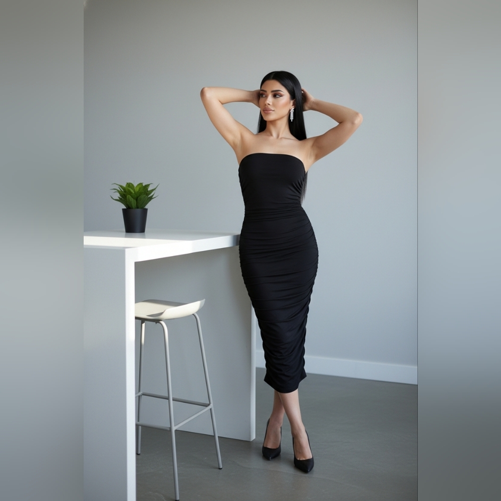 Fashion Nova Classic Black Strapless Dress
